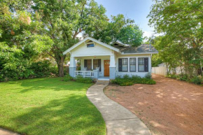 Luxury Near Main with Hot Tub